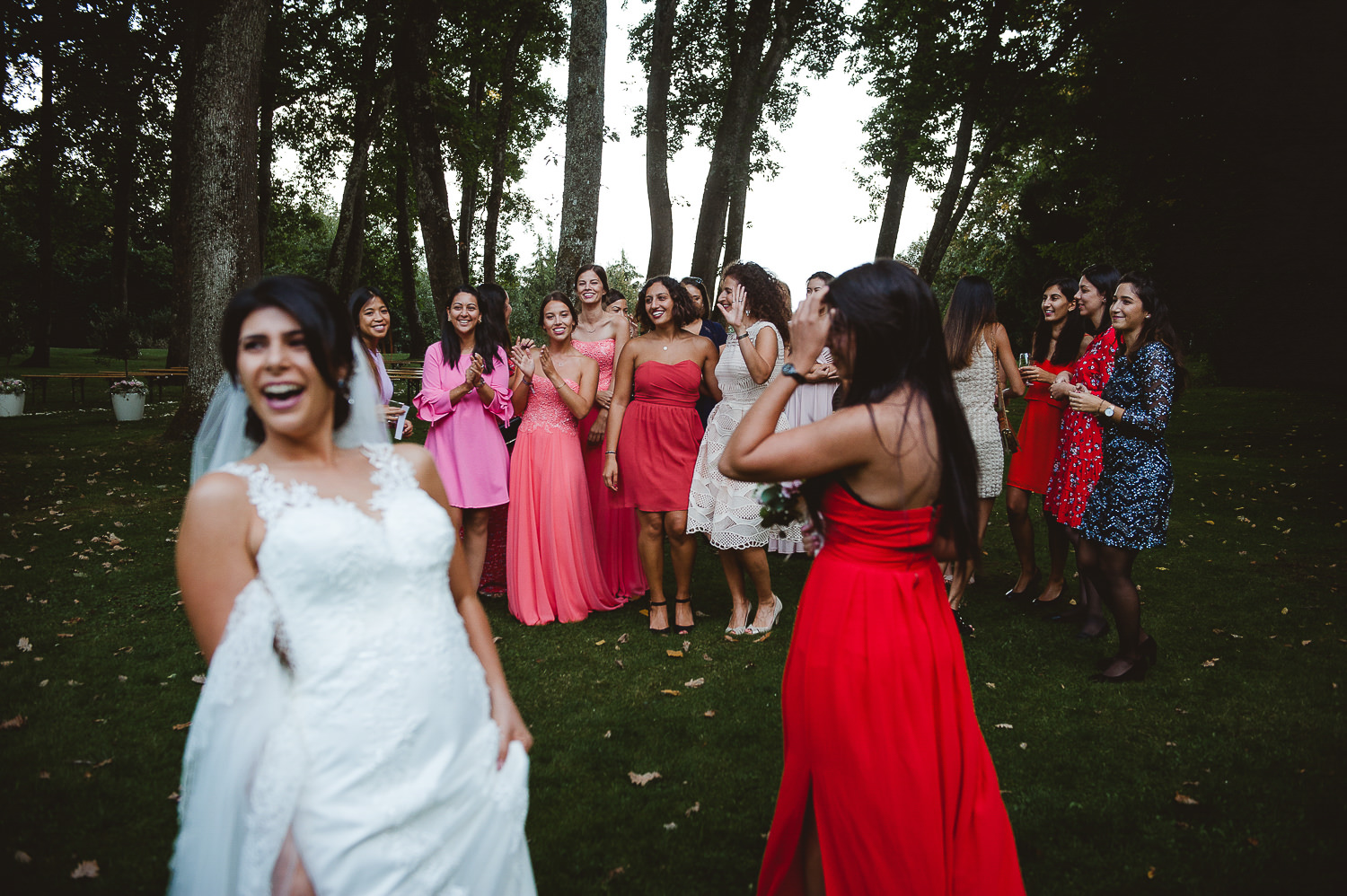 Un mariage laïque Suisso-Iranien dans la forêt